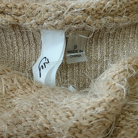 NEW Event Sweater Top Off Shoulder Frayed Furry collar Pullover NY Collection S - Picture 4 of 9